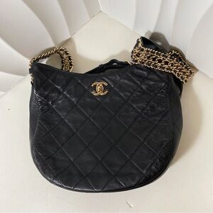 CHANEL 22P Hobo Bag Black Quilted Lambskin with Gold Waterfall Chain